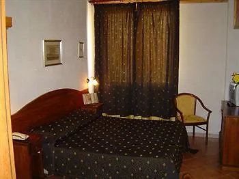 Archimede Ortigia מלון 3*